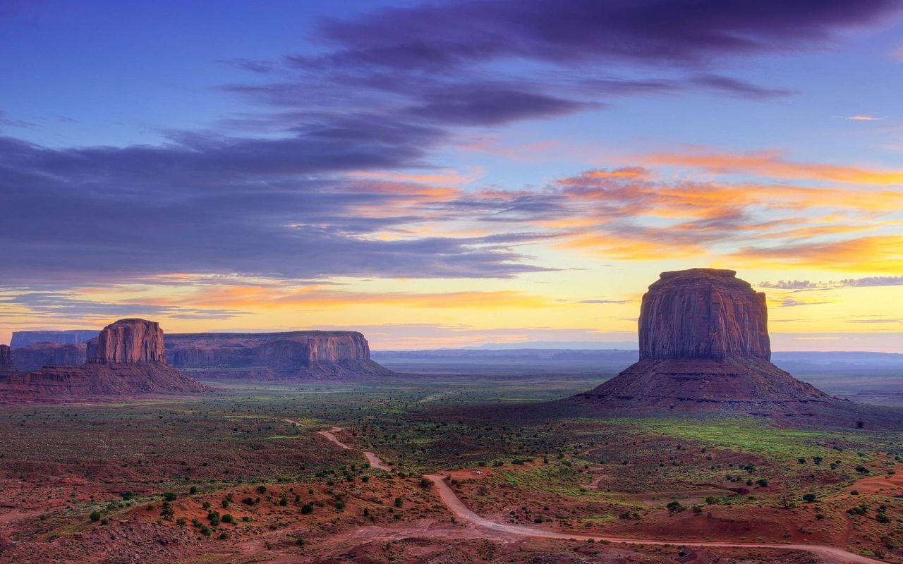 Photo:  Monument Valley Colorado wallpaper